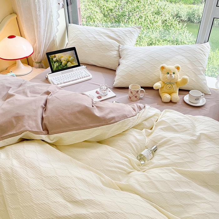 91家纺网 家纺一手货源 找家纺 琪格格纺织 2025新款纯棉华夫格极简宅寂风四件套 泡泡纱米白VS奶咖