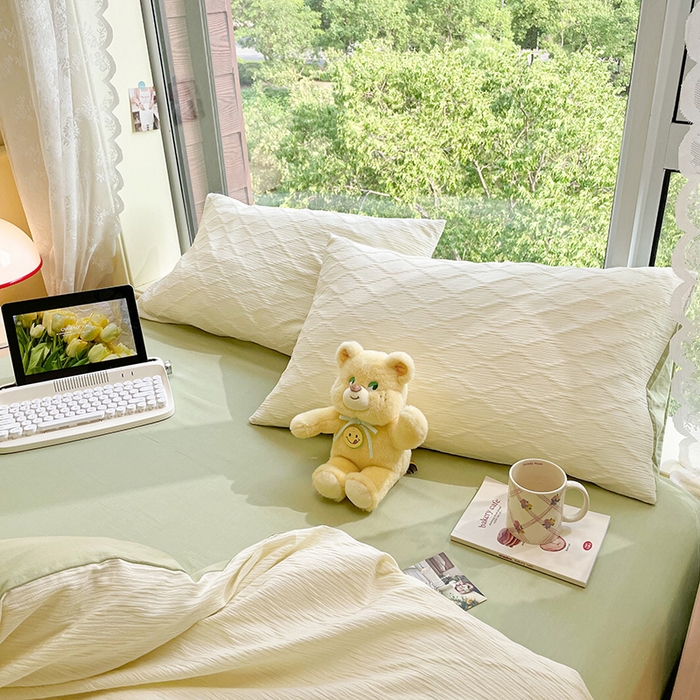 91家纺网 家纺一手货源 找家纺 琪格格纺织 2025新款纯棉华夫格极简宅寂风四件套 泡泡纱米白VS奶绿