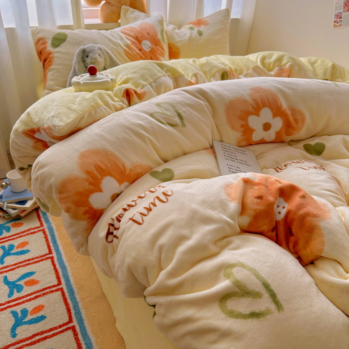 91家纺网 家纺一手货源 找家纺 小叮当家纺仓储工厂店 买家秀 爆款花型2025新款200克牛奶绒小清新卡通复古风四件套 花园时光