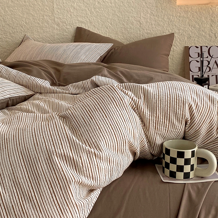 91家纺网 家纺一手货源 找家纺 琪格格纺织 2025新款纯棉华夫格极简宅寂风四件套 速写 提花棕条