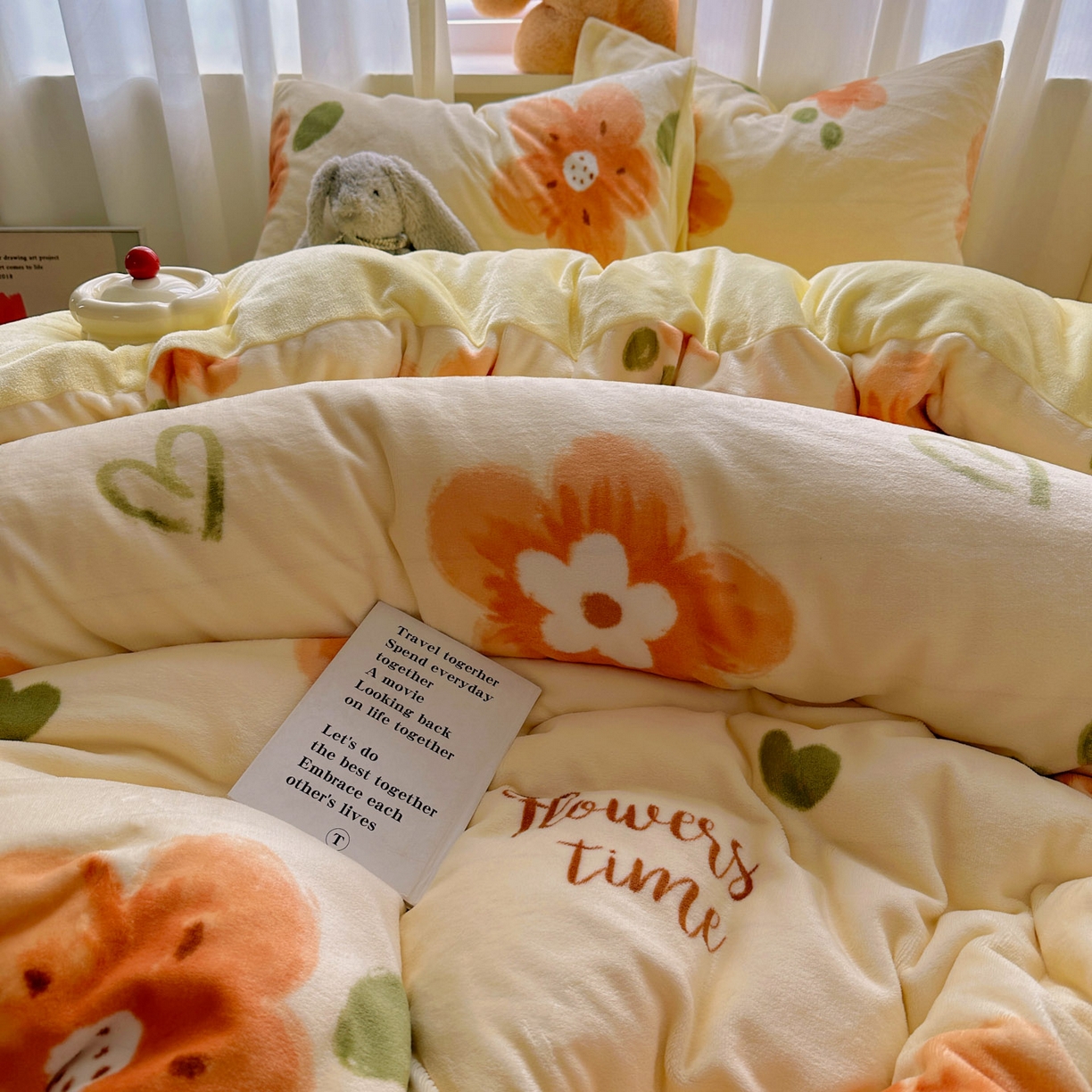 91家纺网 家纺一手货源 找家纺 小叮当家纺仓储工厂店 买家秀 爆款花型2025新款200克牛奶绒小清新卡通复古风四件套 花园时光