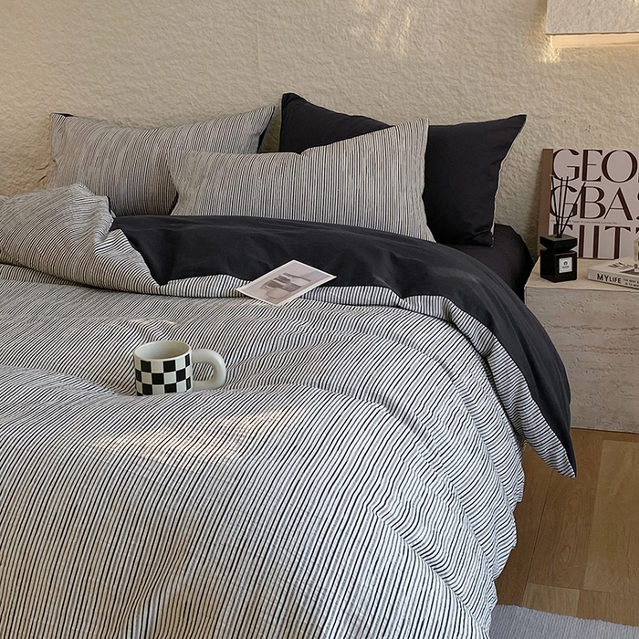 91家纺网 家纺一手货源 找家纺 琪格格纺织 2025新款纯棉华夫格极简宅寂风四件套 速写-提花黑条