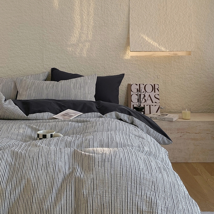 91家纺网 家纺一手货源 找家纺 琪格格纺织 2025新款纯棉华夫格极简宅寂风四件套 速写-提花黑条