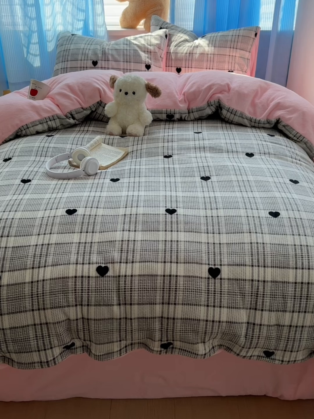 91家纺网 家纺一手货源 找家纺 小叮当家纺仓储工厂店 买家秀 爆款花型2025新款200克牛奶绒小清新卡通复古风四件套 罗马假日