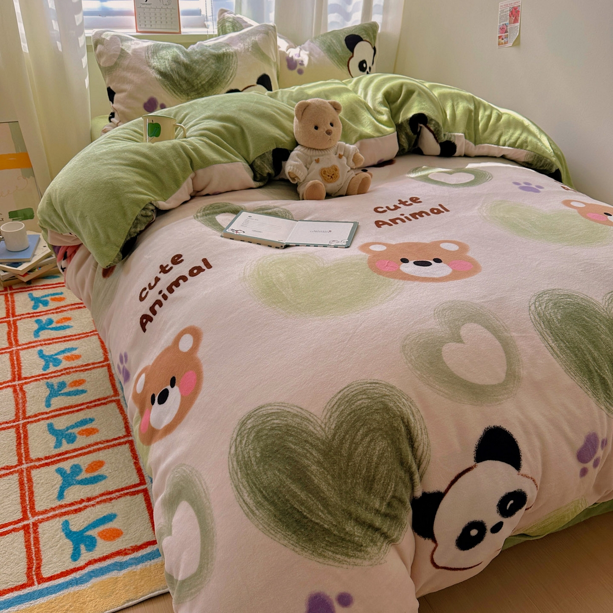 小叮当家纺仓储工厂店 买家秀 爆款花型2025新款200克牛奶绒小清新卡通复古风四件套 洛可可