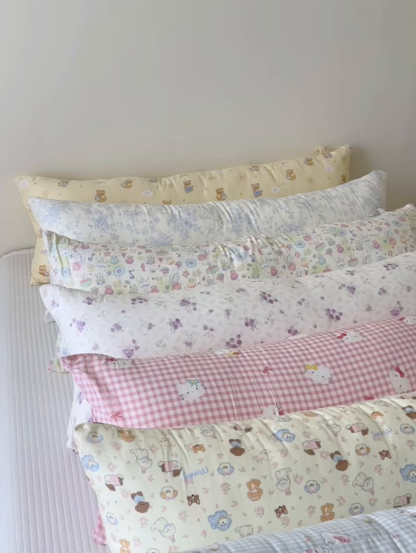 91家纺网 家纺一手货源 找家纺 （总）北鸣有鱼枕芯馆 2025新款漫画家系列A类全棉双层纱巨无霸抱枕