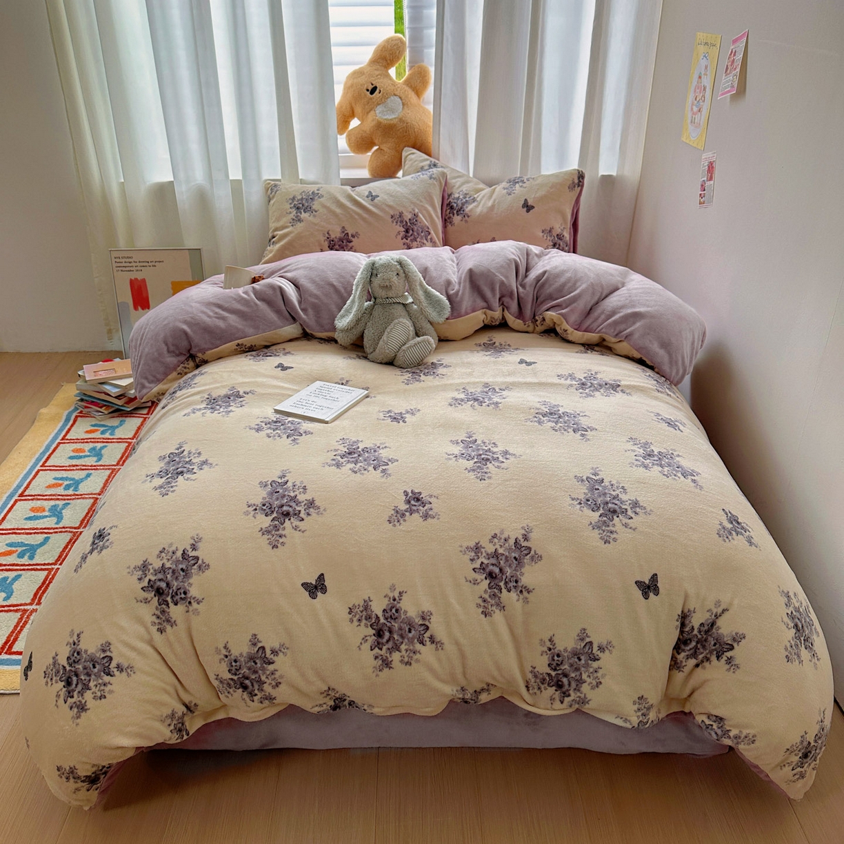 91家纺网 家纺一手货源 找家纺 小叮当家纺仓储工厂店 买家秀 爆款花型2025新款200克牛奶绒小清新卡通复古风四件套 墨染