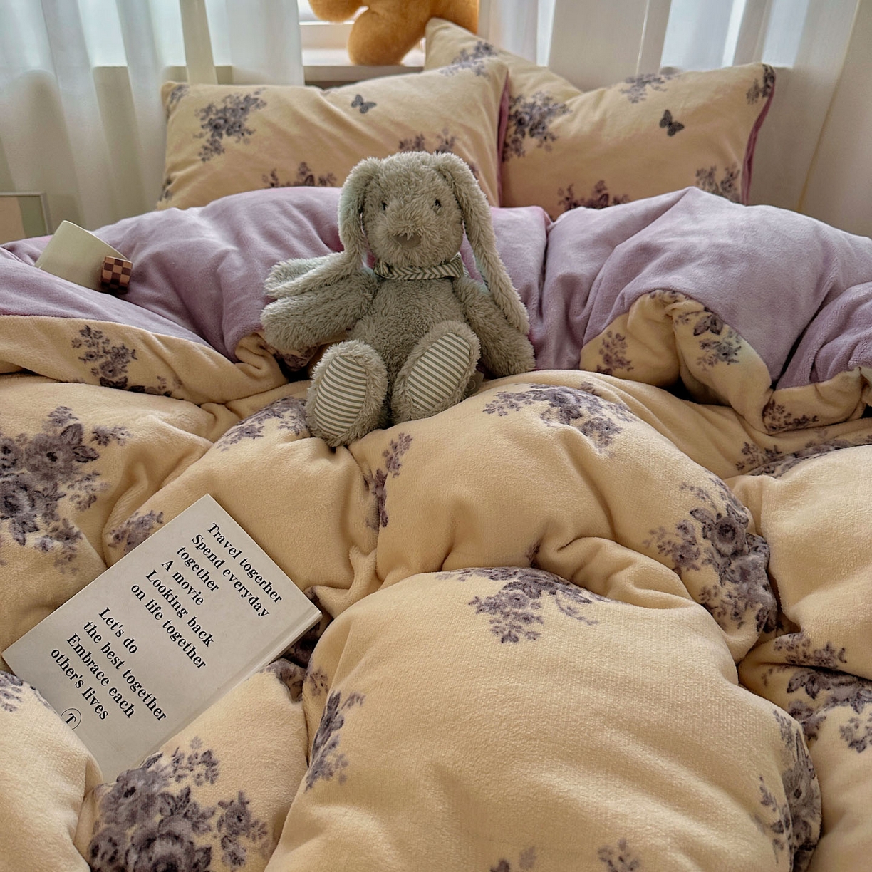 91家纺网 家纺一手货源 找家纺 小叮当家纺仓储工厂店 买家秀 爆款花型2025新款200克牛奶绒小清新卡通复古风四件套 墨染