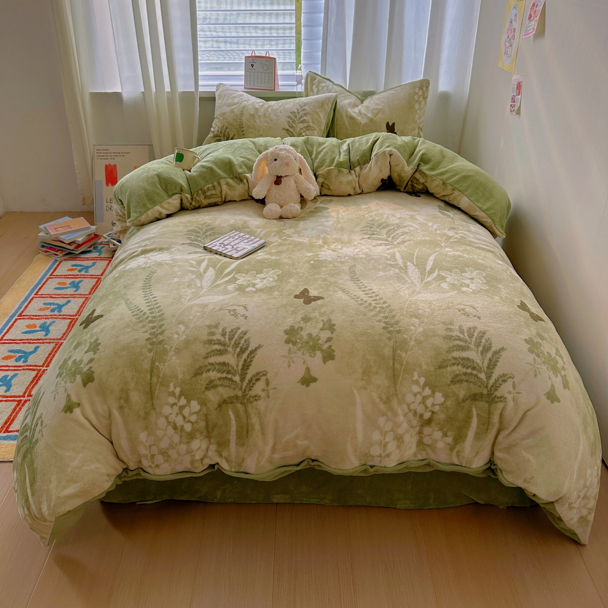 91家纺网 家纺一手货源 找家纺 小叮当家纺仓储工厂店 买家秀 爆款花型2025新款200克牛奶绒小清新卡通复古风四件套 沐晨-绿