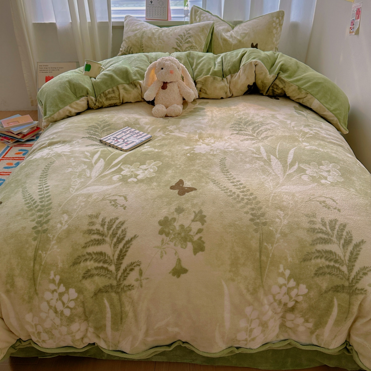 91家纺网 家纺一手货源 找家纺 小叮当家纺仓储工厂店 买家秀 爆款花型2025新款200克牛奶绒小清新卡通复古风四件套 沐晨-绿