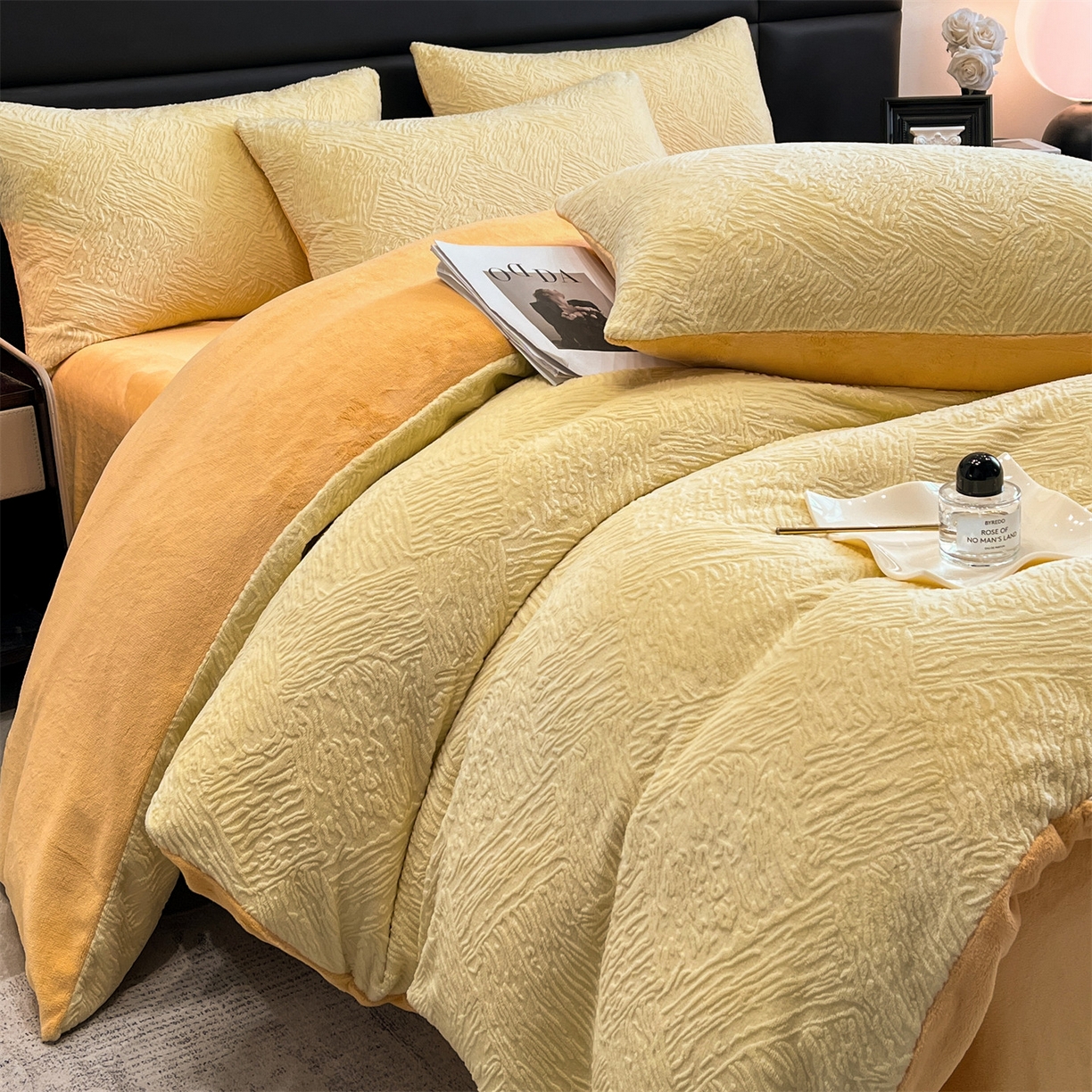 91家纺网 家纺一手货源 找家纺 星座家纺 2025新款牛奶绒雕花四件套 格调-黄