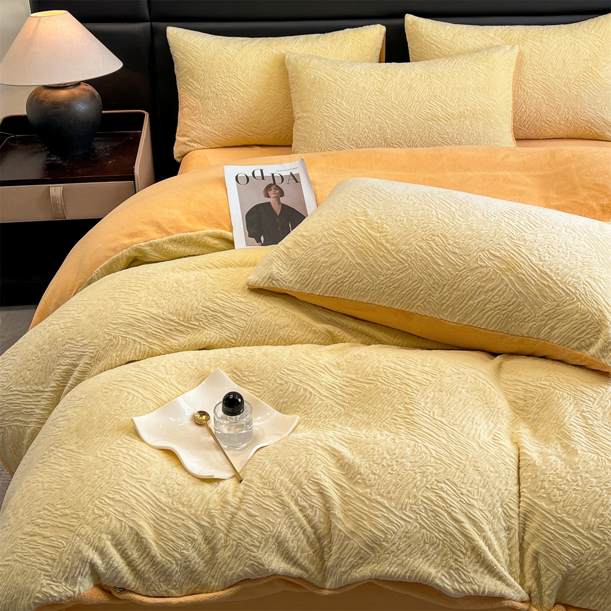 91家纺网 家纺一手货源 找家纺 星座家纺 2025新款牛奶绒雕花四件套 格调-黄