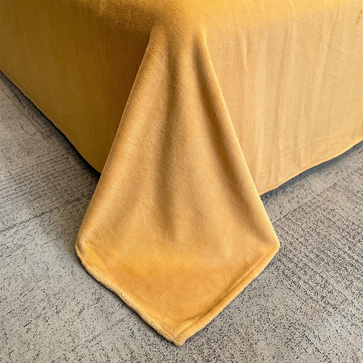 91家纺网 家纺一手货源 找家纺 星座家纺 2025新款牛奶绒雕花四件套 格调-黄