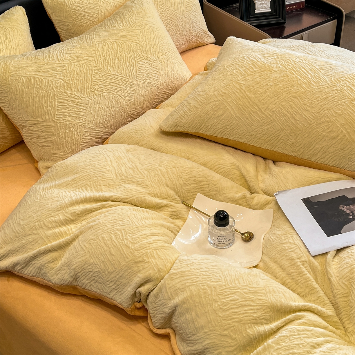 91家纺网 家纺一手货源 找家纺 星座家纺 2025新款牛奶绒雕花四件套 格调-黄