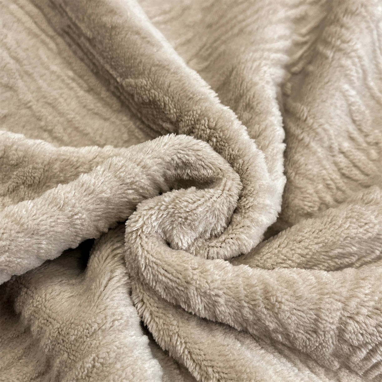 91家纺网 家纺一手货源 找家纺 星座家纺 2025新款牛奶绒雕花四件套 格调-咖