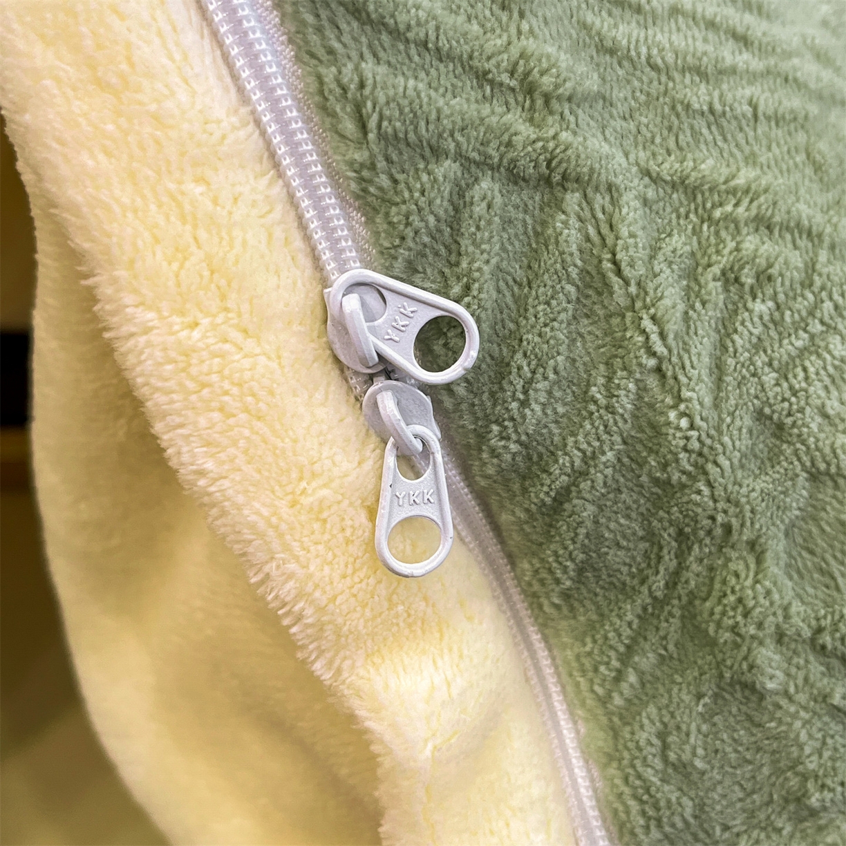 91家纺网 家纺一手货源 找家纺 星座家纺 2025新款牛奶绒雕花四件套 格调-绿