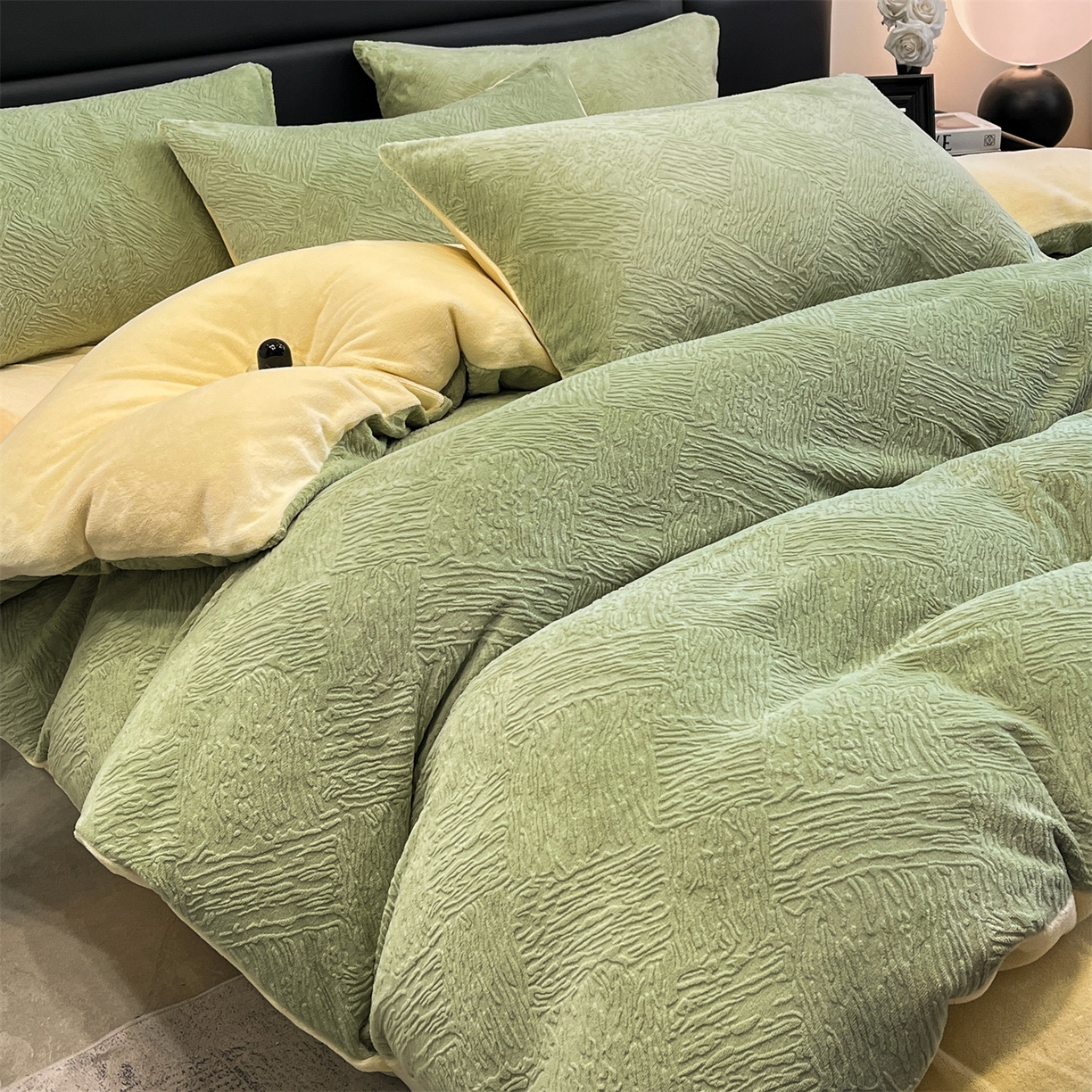 91家纺网 家纺一手货源 找家纺 星座家纺 2025新款牛奶绒雕花四件套 格调-绿