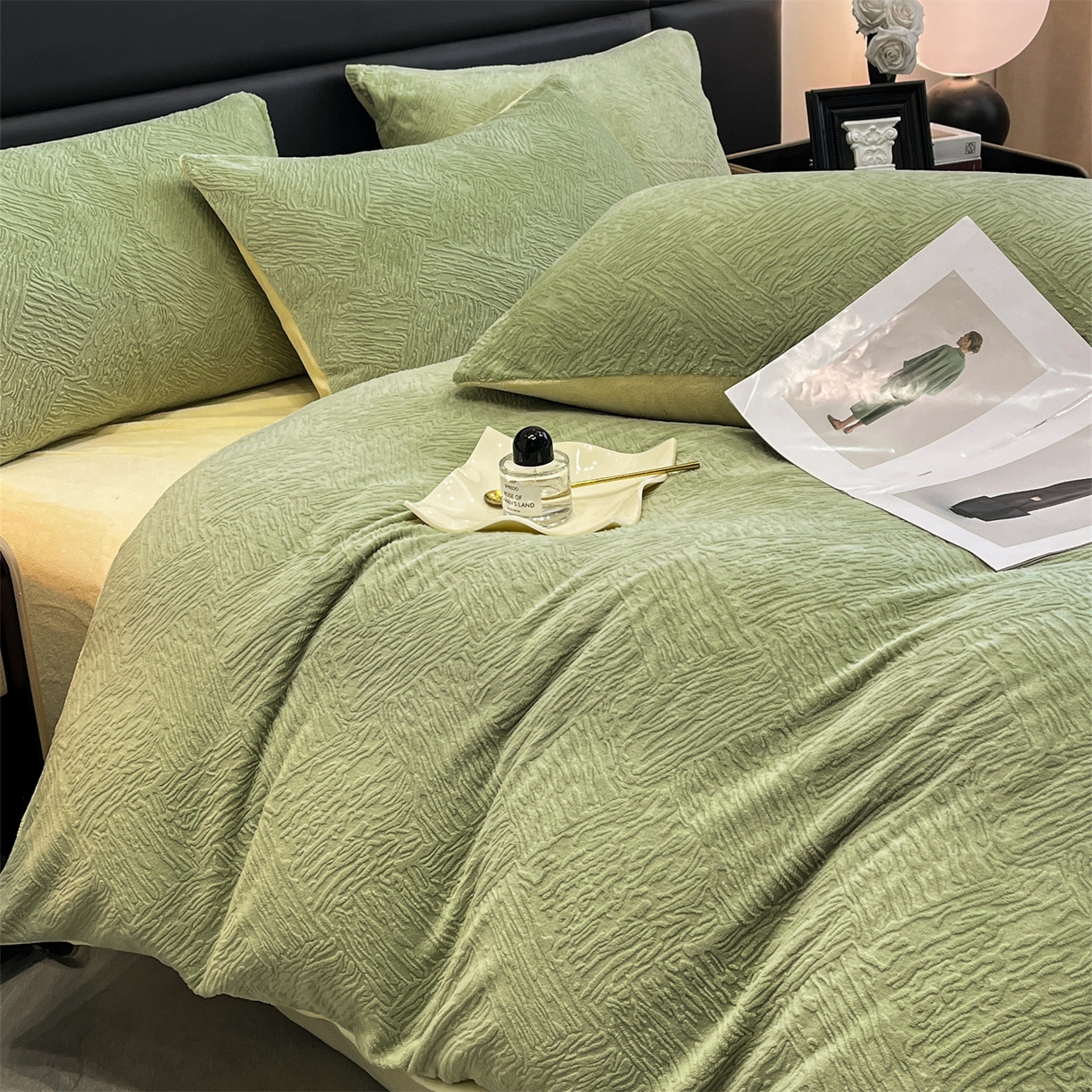 91家纺网 家纺一手货源 找家纺 星座家纺 2025新款牛奶绒雕花四件套 格调-绿