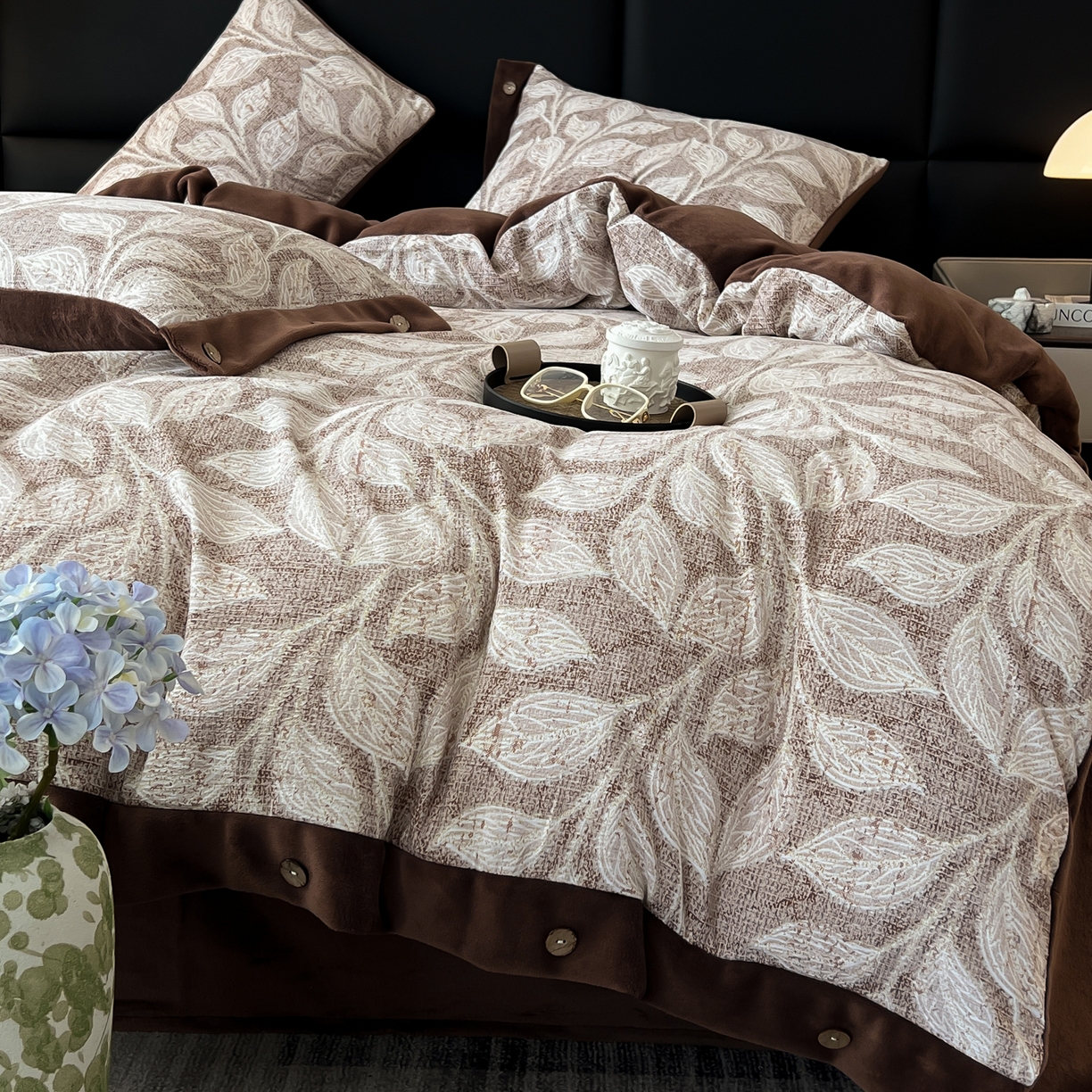 91家纺网 家纺一手货源 找家纺 （总）吾秀家居 2025新款水洗原麻牛奶绒纽扣款四件套