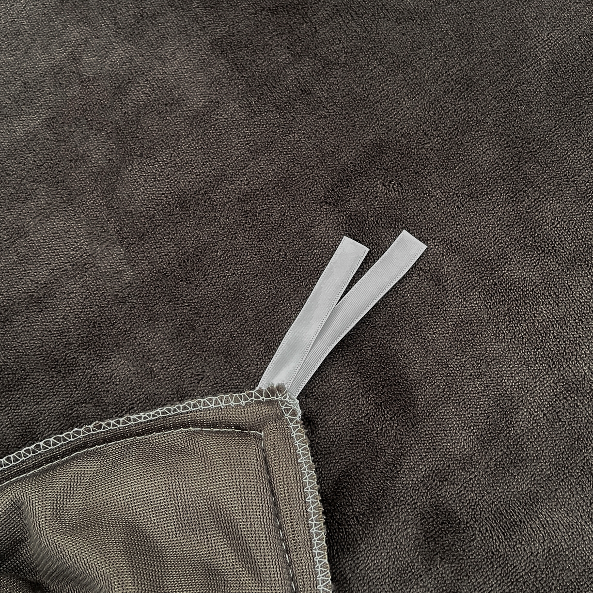 91家纺网 家纺一手货源 找家纺 吾秀家居 2025新款水洗原麻牛奶绒纽扣款四件套 芳菲