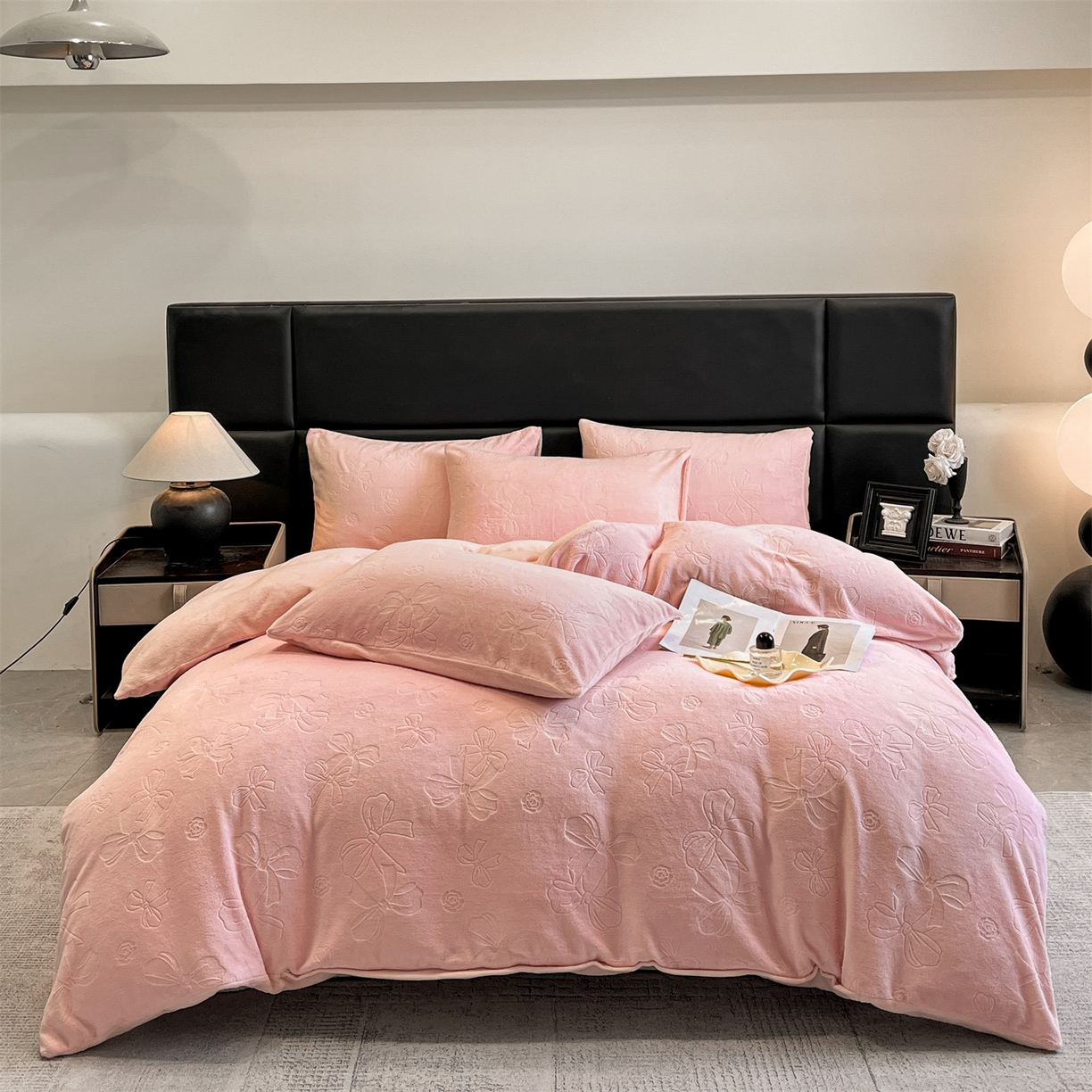 星座家纺 2025新款牛奶绒雕花四件套 蝴蝶结-粉