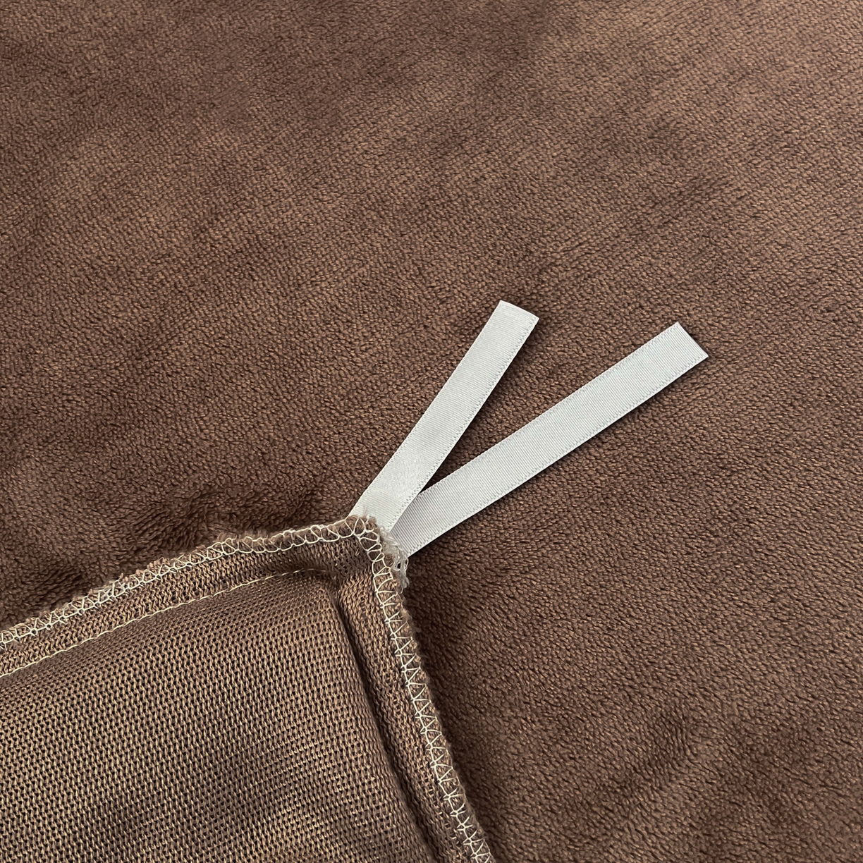 91家纺网 家纺一手货源 找家纺 吾秀家居 2025新款水洗原麻牛奶绒纽扣款四件套 绍华