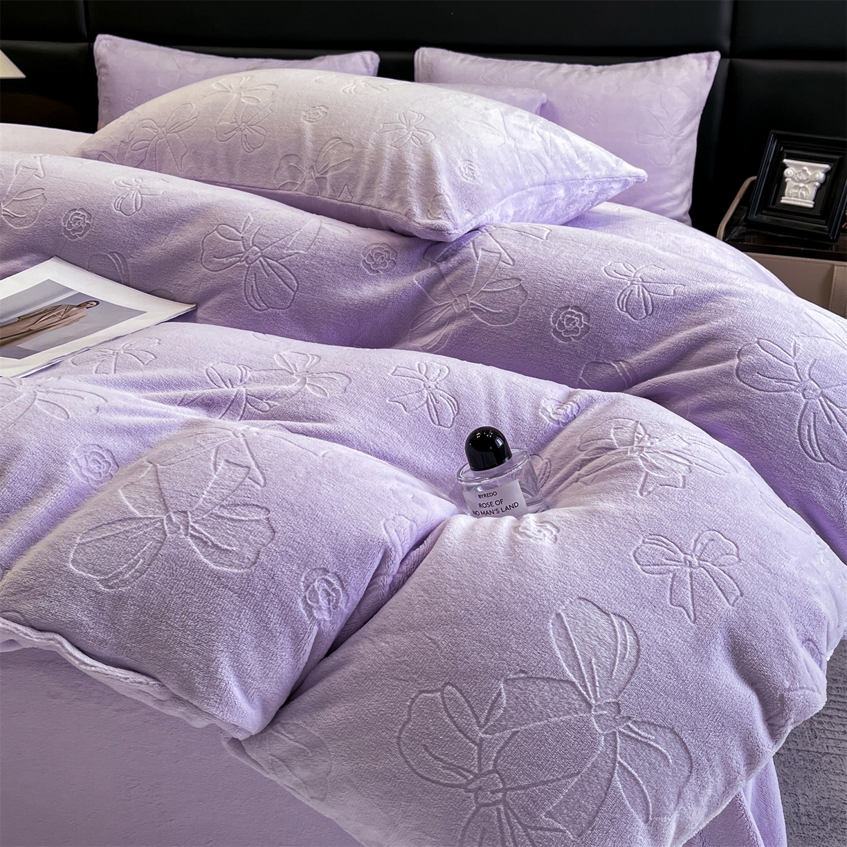 91家纺网 家纺一手货源 找家纺 星座家纺 2025新款牛奶绒雕花四件套 蝴蝶结-紫