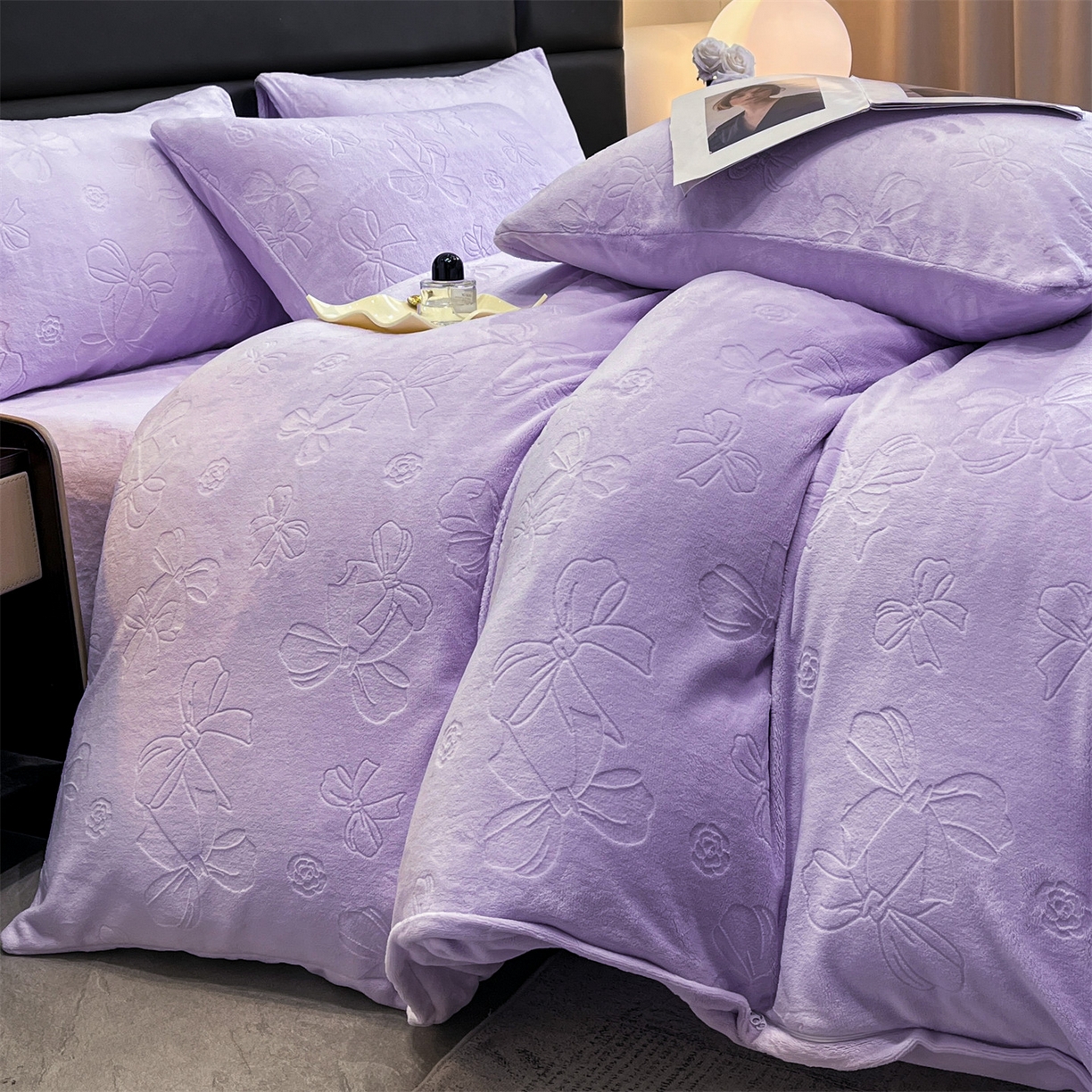 91家纺网 家纺一手货源 找家纺 星座家纺 2025新款牛奶绒雕花四件套 蝴蝶结-紫