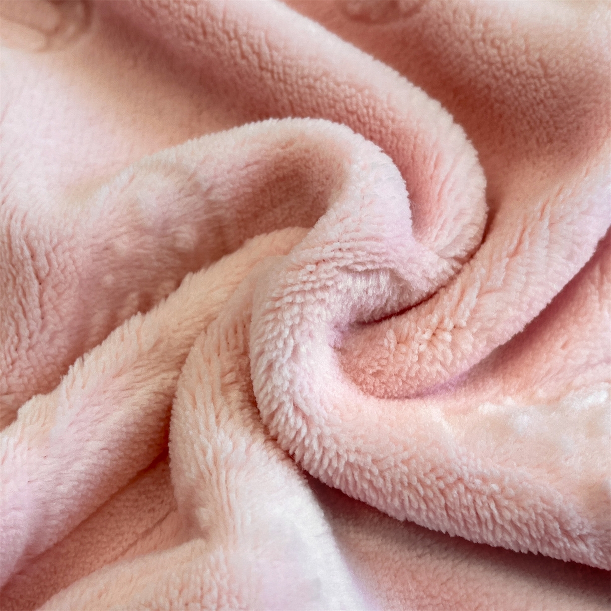 91家纺网 家纺一手货源 找家纺 星座家纺 2025新款牛奶绒雕花四件套 蝴蝶翩翩-粉