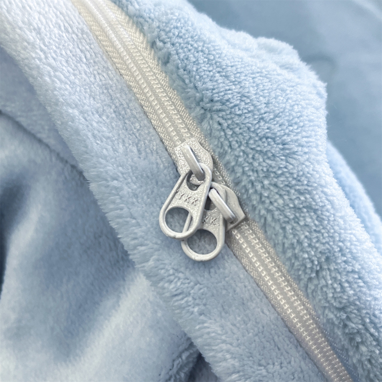 91家纺网 家纺一手货源 找家纺 星座家纺 2025新款牛奶绒雕花四件套 蝴蝶翩翩-蓝