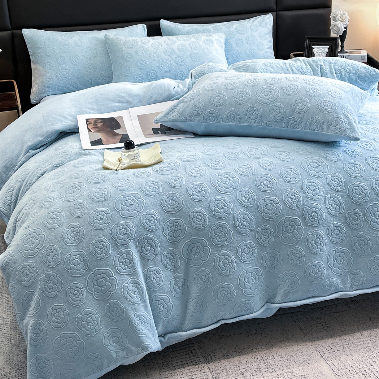 91家纺网 家纺一手货源 找家纺 星座家纺 2025新款牛奶绒雕花四件套 山茶花-蓝