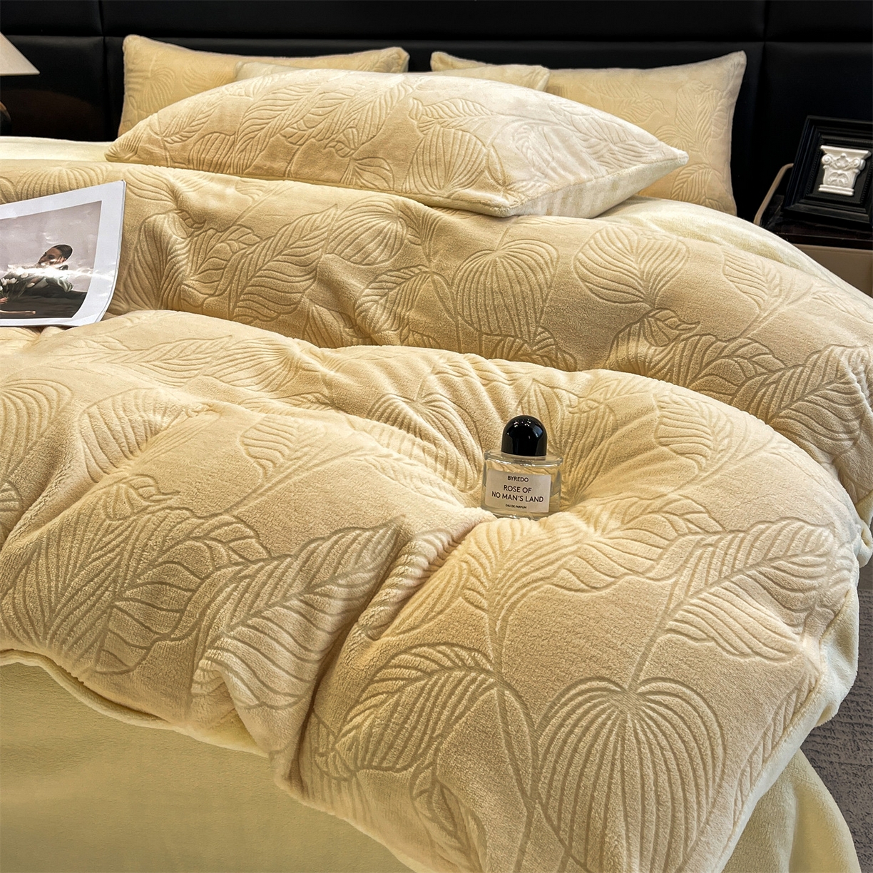 91家纺网 家纺一手货源 找家纺 星座家纺 2025新款牛奶绒雕花四件套 叶语-黄