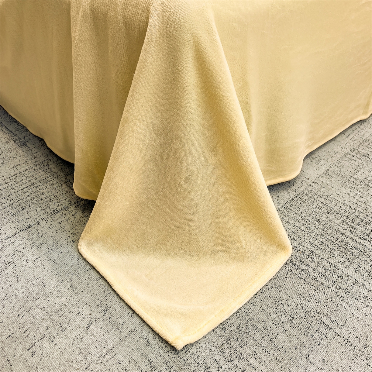 91家纺网 家纺一手货源 找家纺 星座家纺 2025新款牛奶绒雕花四件套 叶语-黄