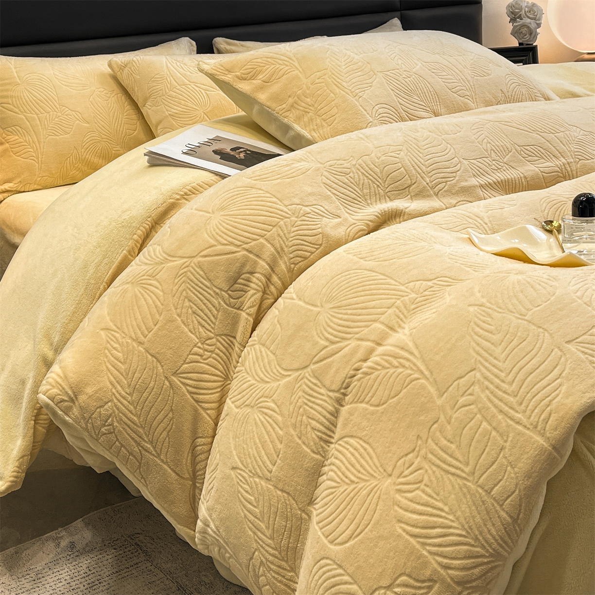 91家纺网 家纺一手货源 找家纺 星座家纺 2025新款牛奶绒雕花四件套 叶语-黄