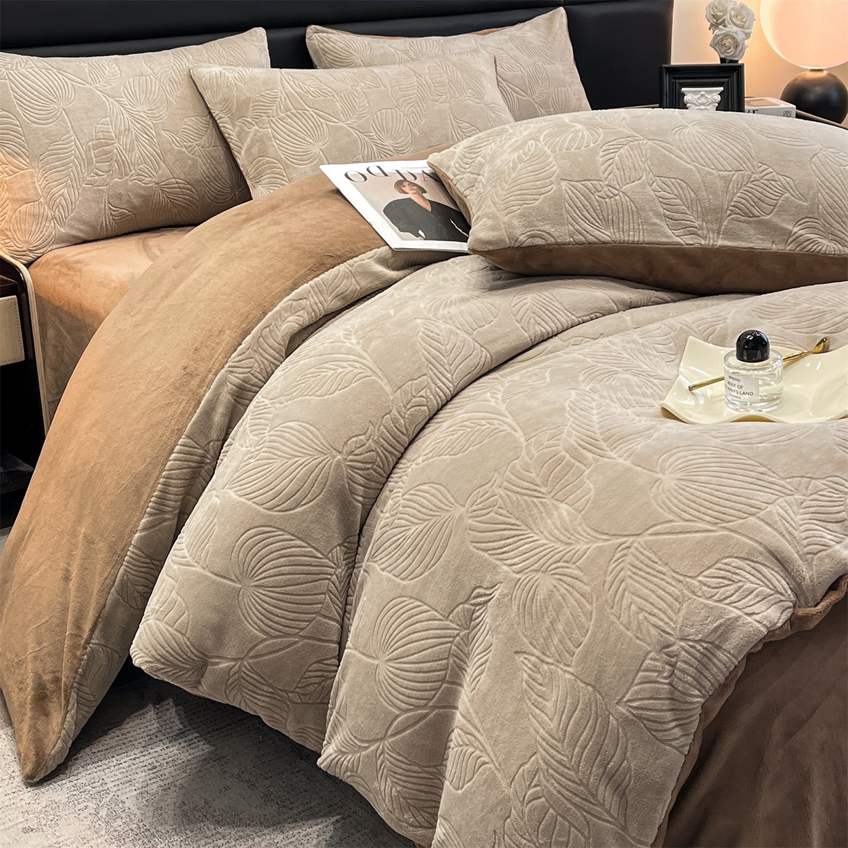 91家纺网 家纺一手货源 找家纺 星座家纺 2025新款牛奶绒雕花四件套 叶语-咖