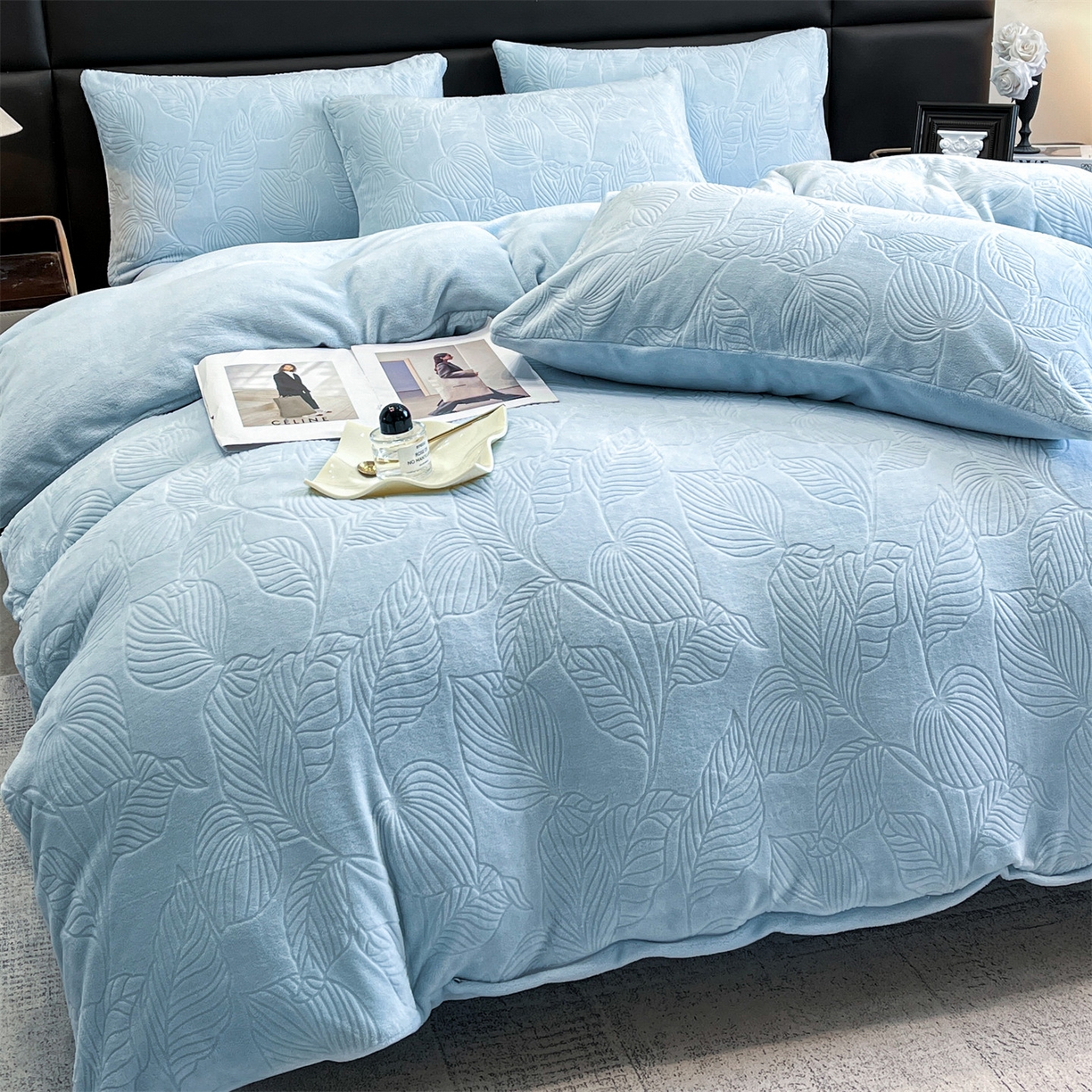 91家纺网 家纺一手货源 找家纺 星座家纺 2025新款牛奶绒雕花四件套 叶语-蓝