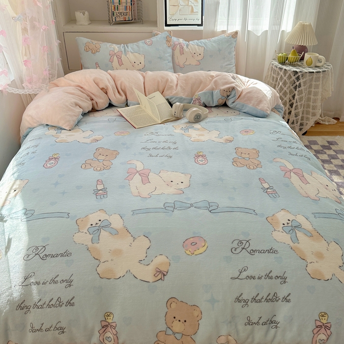 91家纺网 家纺一手货源 找家纺 小叮当家纺仓储工厂店 买家秀 爆款花型2025新款200克牛奶绒小清新卡通复古风四件套 小猫奶油