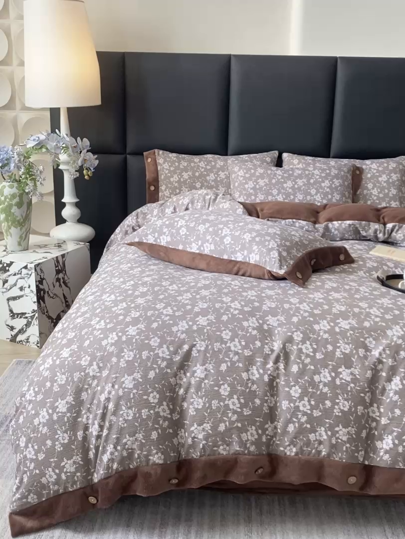 91家纺网 家纺一手货源 找家纺 绒城 2025新款水洗原麻拼牛奶绒四件套麻拼绒四件套纽扣四件套-原麻 原麻-花梦