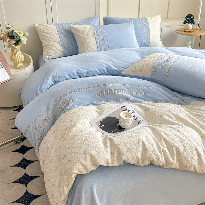 91家纺网 家纺一手货源 找家纺 灰鲸 2025新款牛奶绒拼接刺绣雕花套件-贝娜 贝娜-繁星蓝