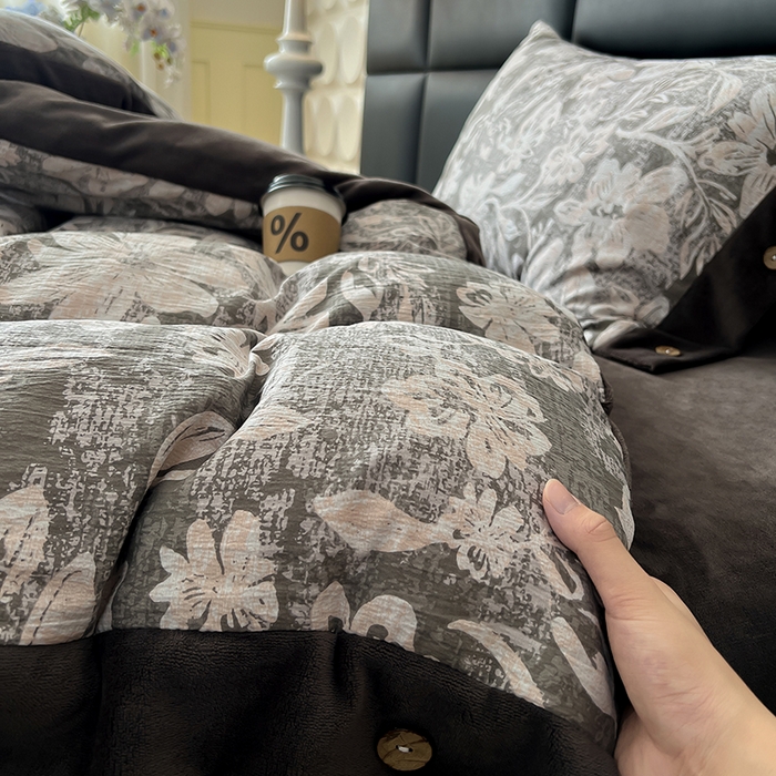 91家纺网 家纺一手货源 找家纺 绒城 2025新款水洗原麻拼牛奶绒四件套麻拼绒四件套纽扣四件套-原麻 原麻-叠影