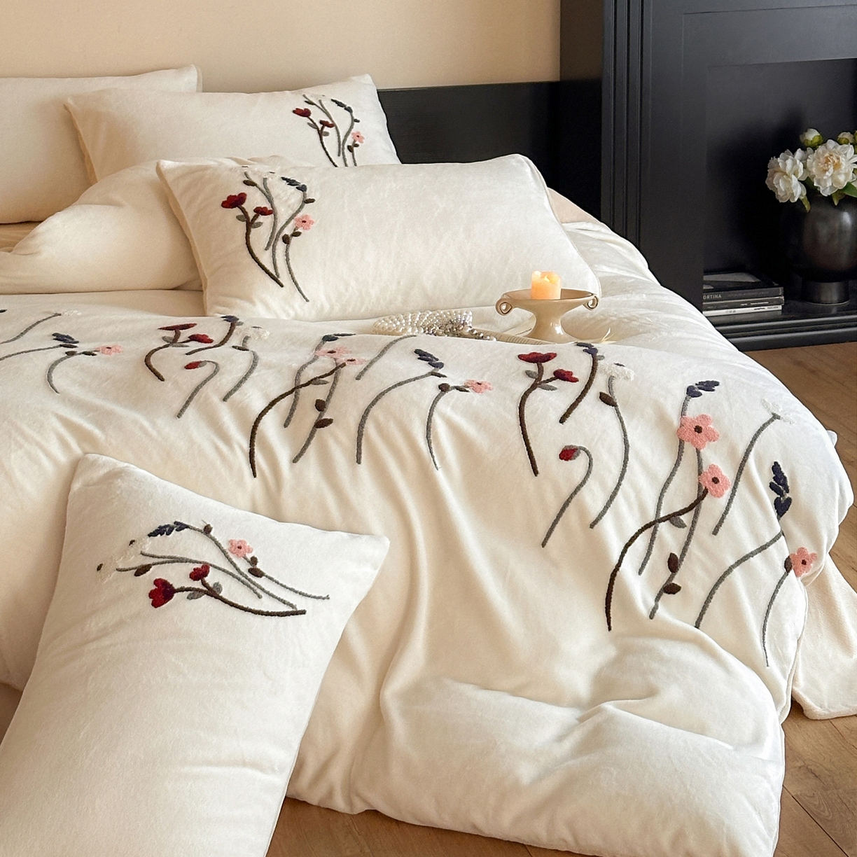 91家纺网 家纺一手货源 找家纺 如一 2025新款田园风毛巾绣牛奶绒四件套 幽兰-白咖