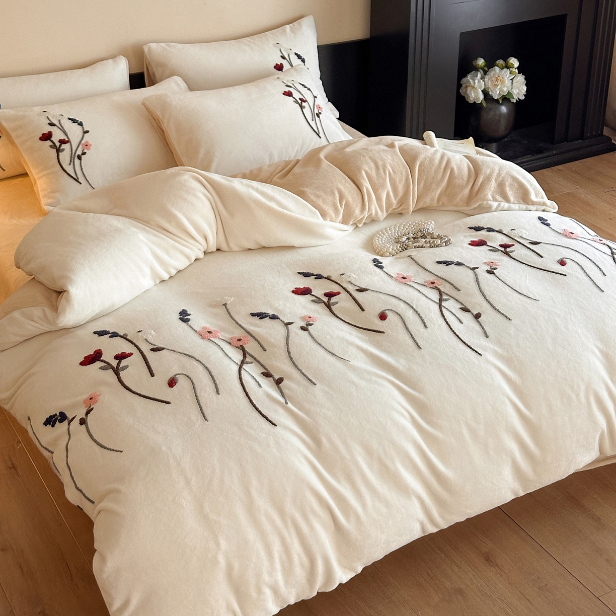 91家纺网 家纺一手货源 找家纺 如一 2025新款田园风毛巾绣牛奶绒四件套 幽兰-白咖