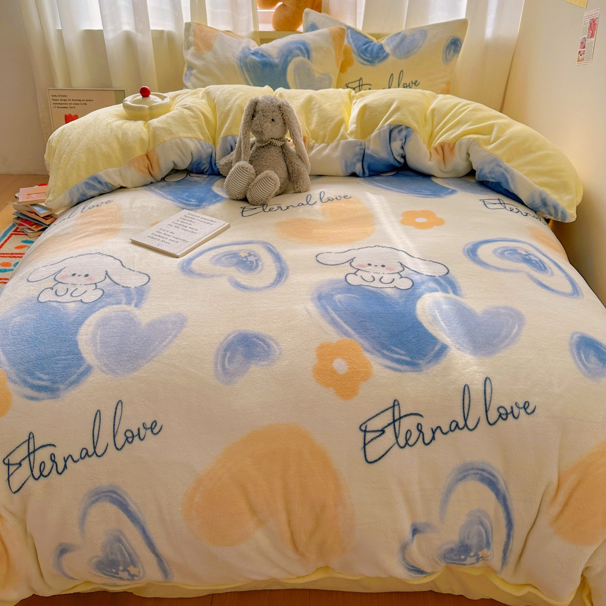 91家纺网 家纺一手货源 找家纺 小叮当家纺仓储工厂店 买家秀 爆款花型2025新款200克牛奶绒小清新卡通复古风四件套 长耳朵狗