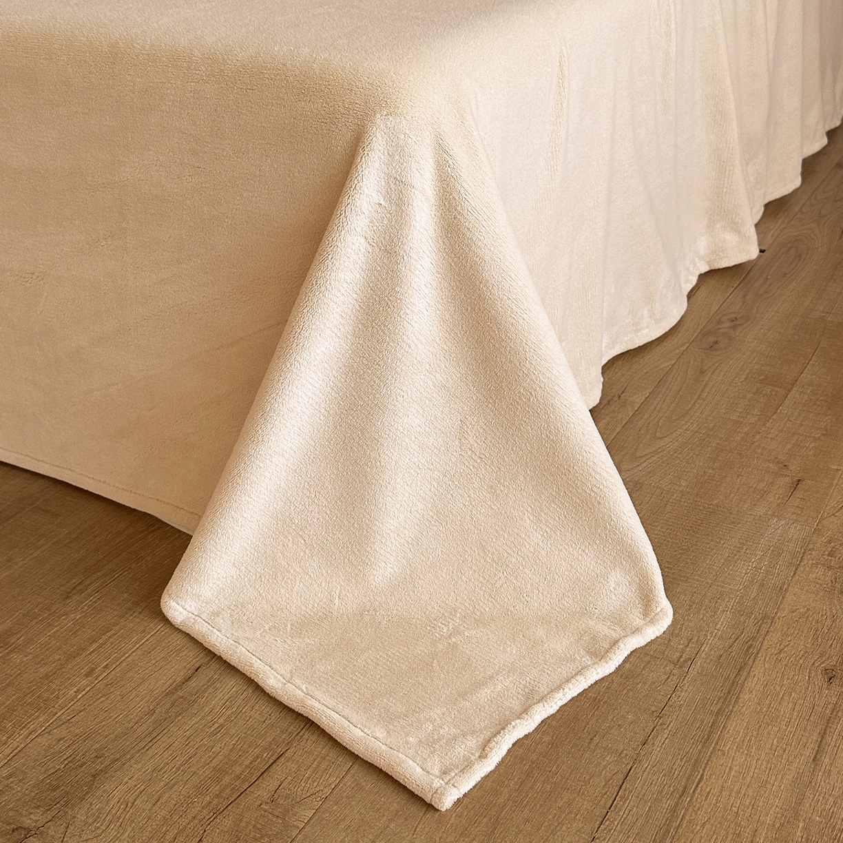 91家纺网 家纺一手货源 找家纺 如一 2025新款田园风毛巾绣牛奶绒四件套 幽兰-白咖