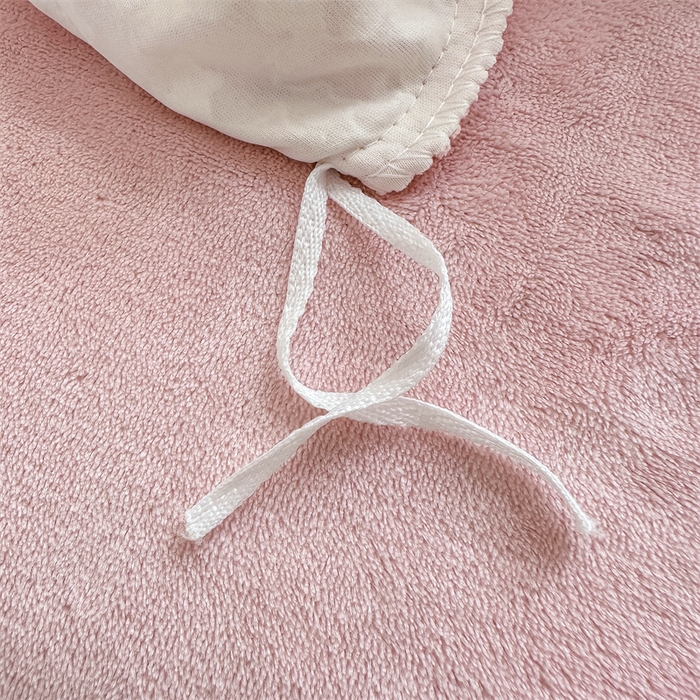 91家纺网 家纺一手货源 找家纺 灰鲸 2025新款牛奶绒拼接刺绣雕花套件-贝娜 贝娜-可可粉