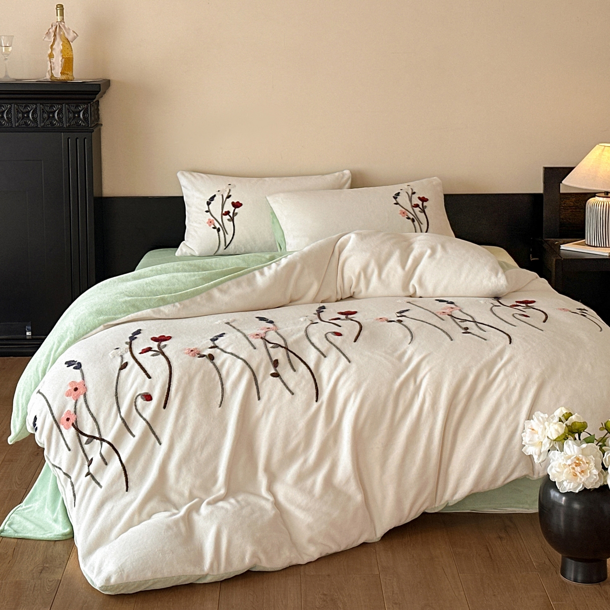 91家纺网 家纺一手货源 找家纺 如一 2025新款田园风毛巾绣牛奶绒四件套 幽兰-白绿