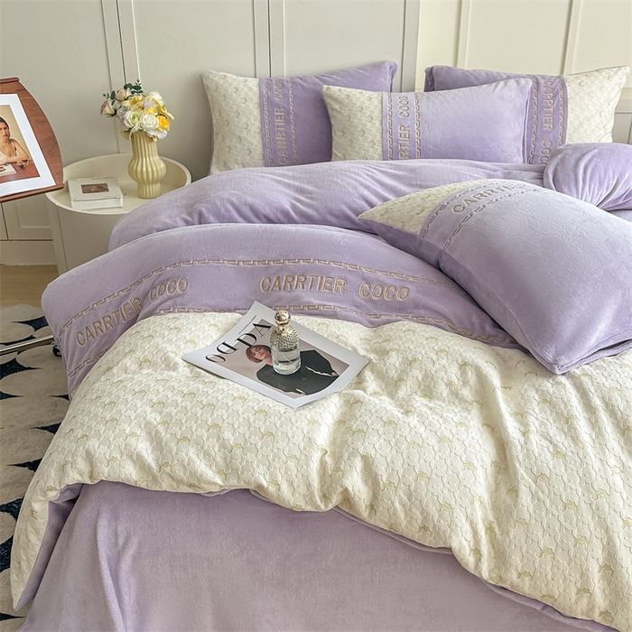 91家纺网 家纺一手货源 找家纺 灰鲸 2025新款牛奶绒拼接刺绣雕花套件-贝娜 贝娜-露娜紫