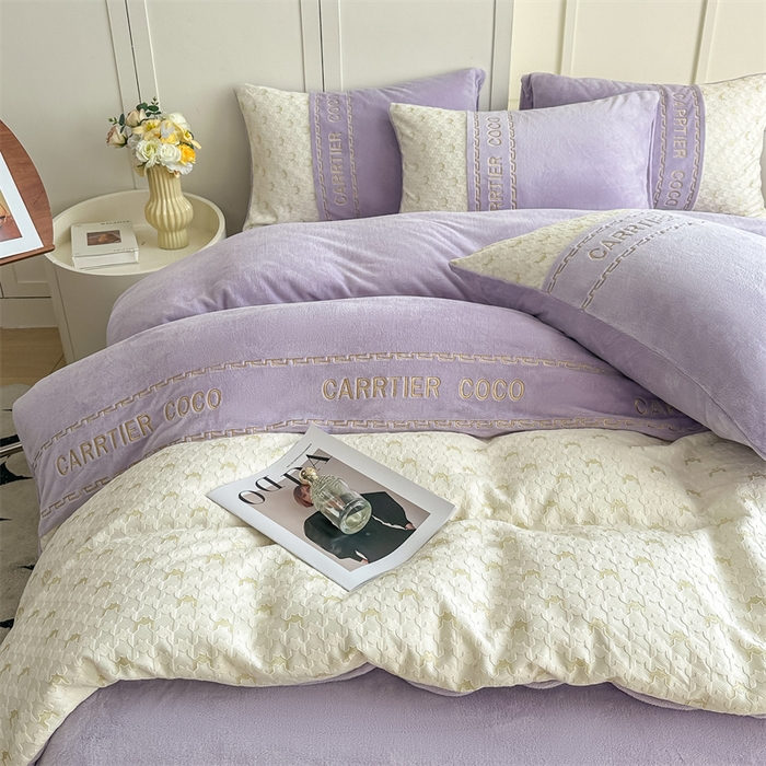 91家纺网 家纺一手货源 找家纺 灰鲸 2025新款牛奶绒拼接刺绣雕花套件-贝娜 贝娜-露娜紫