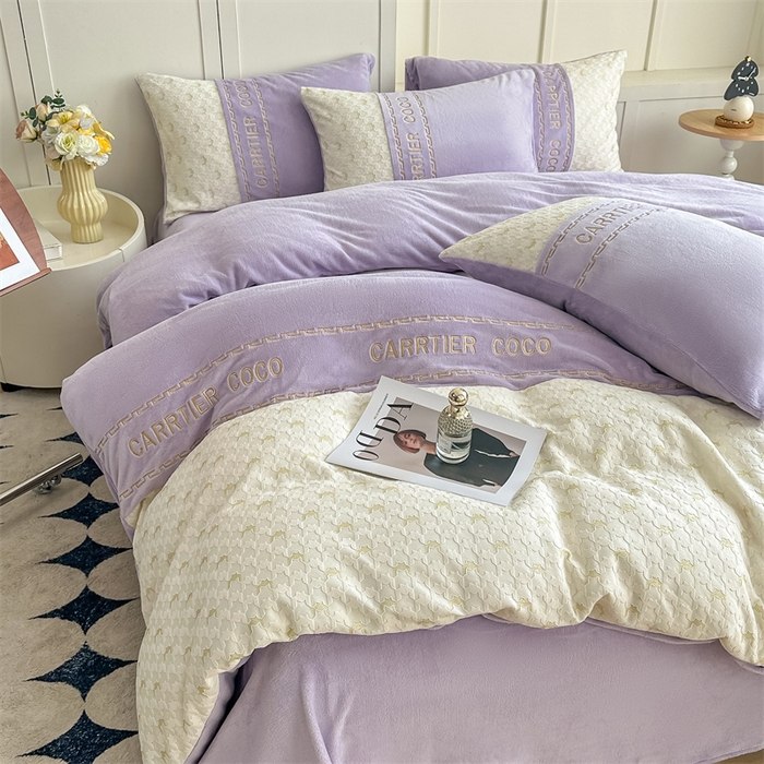 91家纺网 家纺一手货源 找家纺 灰鲸 2025新款牛奶绒拼接刺绣雕花套件-贝娜 贝娜-露娜紫