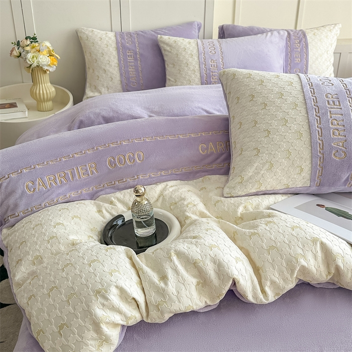 91家纺网 家纺一手货源 找家纺 灰鲸 2025新款牛奶绒拼接刺绣雕花套件-贝娜 贝娜-露娜紫